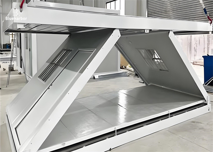 4 Pencere ve 1 Kapılı Kolay Kurulumlu Z Şeklinde Genişletilebilir Prefabrik Ev Zemin Canlı Yükü 2.0 KN/m2